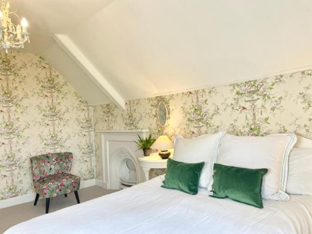 Apartment The Mount Somerton Retreat - Nr Bruton, Glastonbury, The Spectacular Wells Cathedral, Millfield School, Leonardo Helicopters, Yeovilton