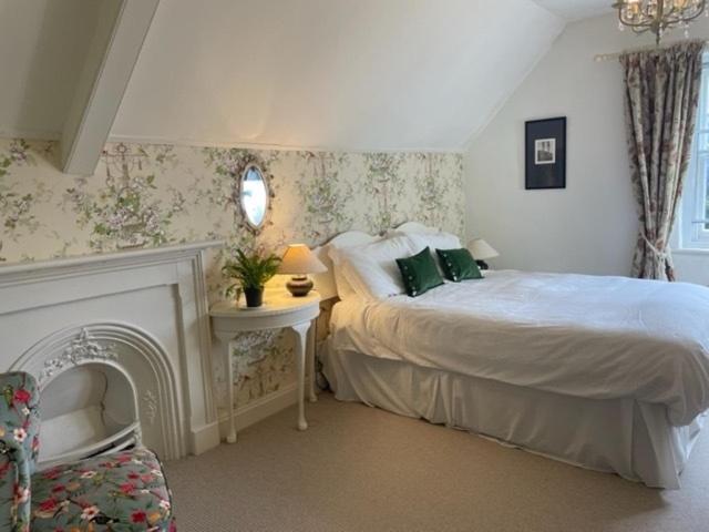 The Mount Somerton Retreat - Nr Bruton, Glastonbury, The Spectacular Wells Cathedral, Millfield School, Leonardo Helicopters, Yeovilton Apartment Somerton (Somerset)