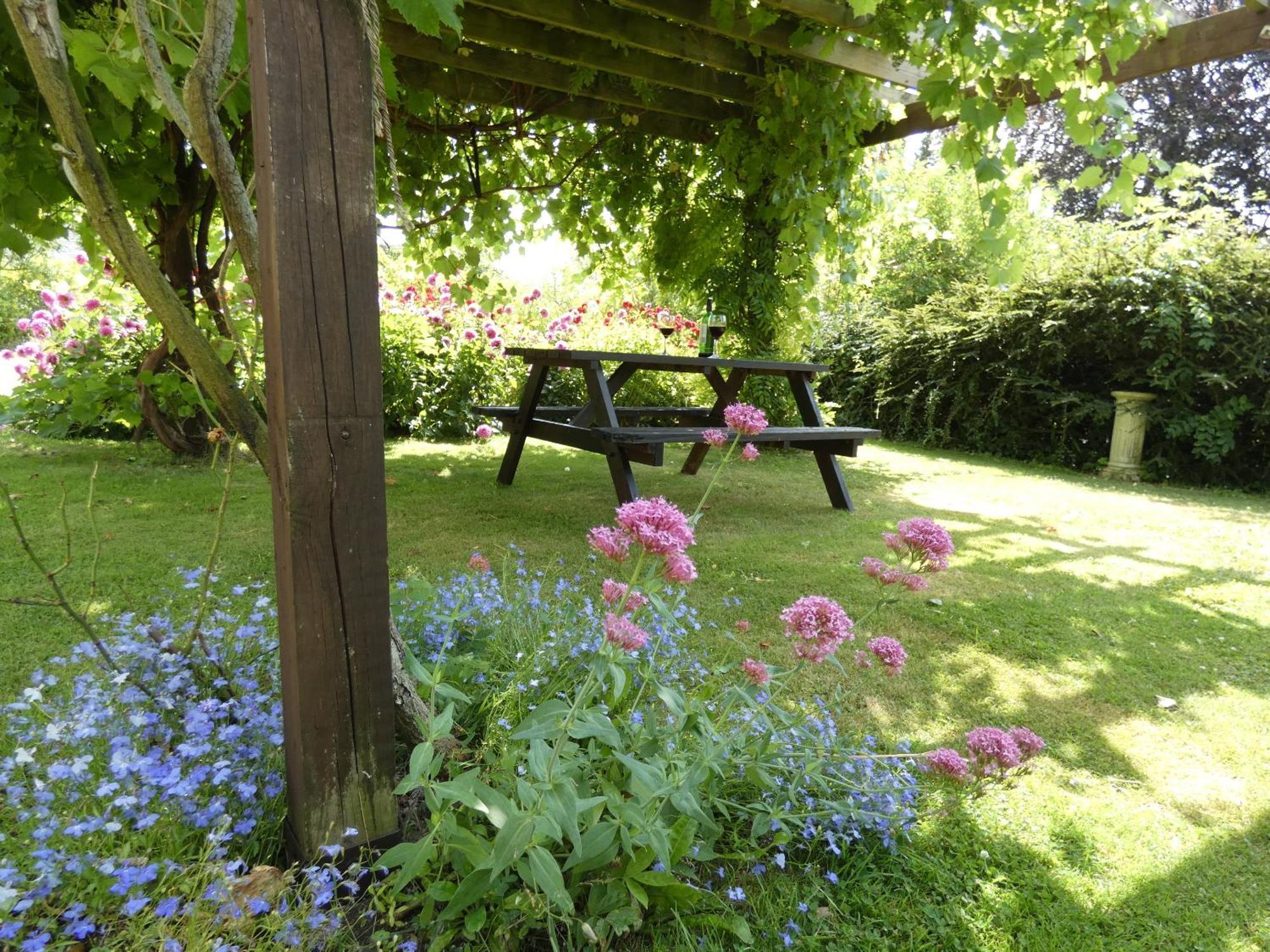 The Mount Somerton Retreat - Nr Bruton, Glastonbury, The Spectacular Wells Cathedral, Millfield School, Leonardo Helicopters, Yeovilton Apartment *